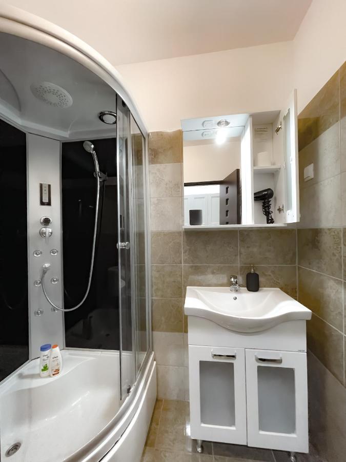 Cool Flat In The Heart Of Bucharest'S Fun And History Apartman Kültér fotó